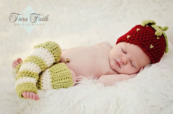 Picture of CROCHET PATTERN - Strawberry Shortcake Beanie & Leg Warmers - (4 sizes included) PDF baby girl photo prop photography prop outfit