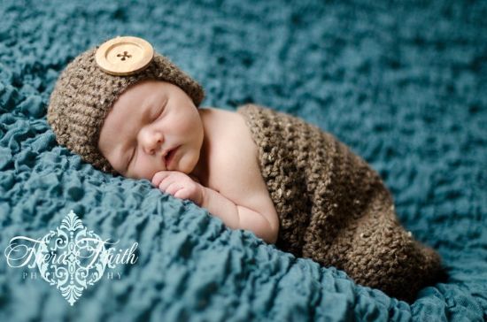 Picture of CROCHET PATTERN Cute as a Button Beanie & Cocoon (2 hat sizes included from newborn-6 months) instant Download