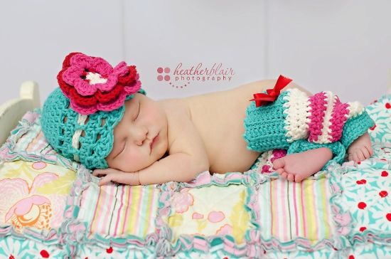 Picture of Baby Girl CROCHET PATTERN - Blueberry Muffin Beanie / Headband & Leg Warmers - 4 sizes included, PDF instant download, photo prop flower hat