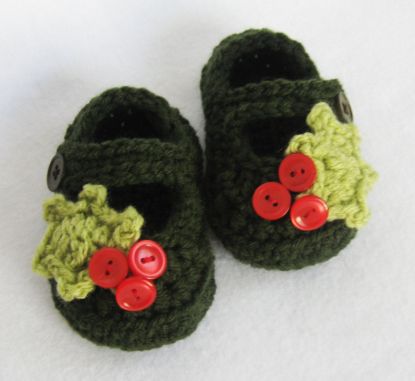 Picture of CROCHET PATTERN Holly Baby Shoes (5 sizes included from newborn-24 months) Instant Download
