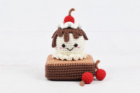 Picture of CROCHET PATTERN - Brownie Sundae - PDF amigurumi pattern for pretend play